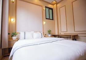 Quyenly Motel