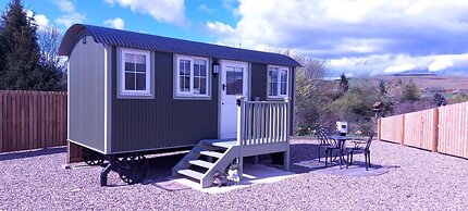 Cabin for 2 With Walks, Wifi, bat and Restaurant