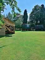 Shepherd's Hut in Romsey With Fire Pit