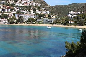 1 Bedroom Apartment Near Nova Beach