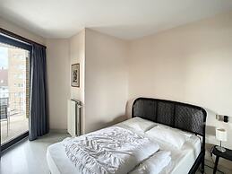Apartment Near Albert Beach With Terrace