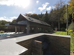 Forest Lodge