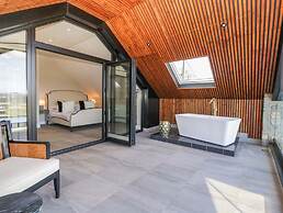 Forest Lodge