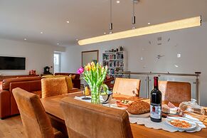 Coach House by Holcombe Beach & Coastal Path