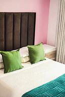 Serenity Heights Backpackers Lodge