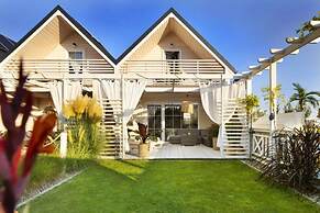Beachside House in Kopan With Heated Pool