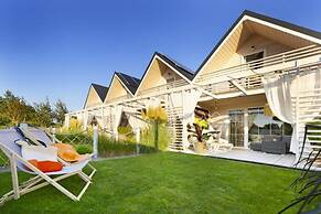 Beachside House in Kopan With Heated Pool