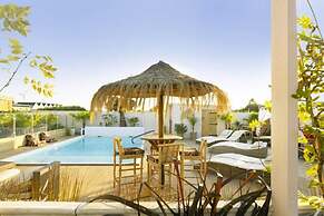 Beachside House in Kopan With Heated Pool