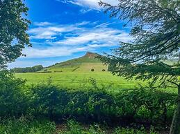 Cottage in North York Moors With Scenic Trails