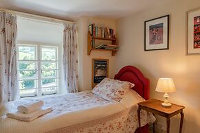 Charming Holiday Cottage in Wirthypool, No Deposit