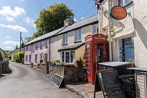 Charming Holiday Cottage in Wirthypool, No Deposit