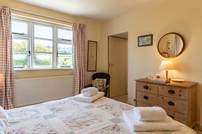 Charming Holiday Cottage in Wirthypool, No Deposit