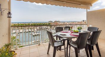 3-bedroom Apartment With sea View
