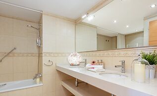 3-bedroom Apartment With sea View