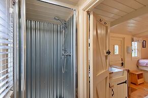Glamping in Northamptonshire Near Cotswolds
