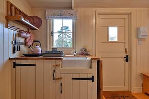 Glamping in Northamptonshire Near Cotswolds