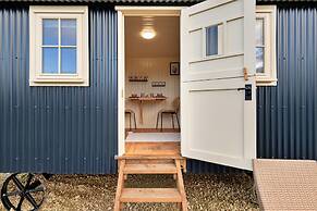 Glamping in Northamptonshire Near Cotswolds