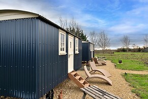 Glamping in Northamptonshire Near Cotswolds