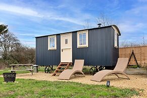 Glamping in Northamptonshire Near Cotswolds