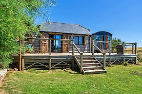 Lodge in Cornwall With Widemouth Bay Views