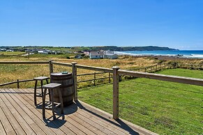 Lodge in Cornwall With Widemouth Bay Views
