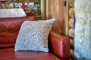 Lodge in Cornwall With Widemouth Bay Views