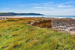 Lodge in Cornwall With Widemouth Bay Views