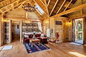 Lodge in Cornwall With Widemouth Bay Views