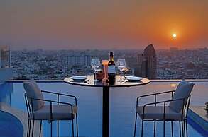 Skyline luxury in pink city