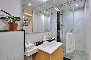 Skyline luxury in pink city