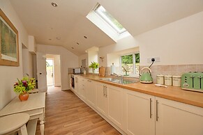 Pet-friendly Cottage in Belsay, No Deposit