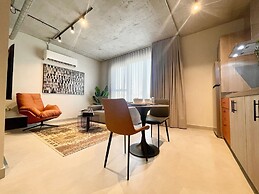 C Living 2
