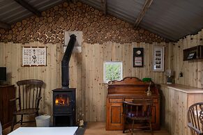 Coastal Retreat on Wales Path With Sea Views