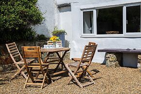 Coastal Retreat on Wales Path With Sea Views