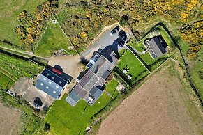 Coastal Retreat on Wales Path With Sea Views