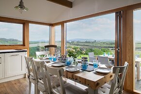 Coastal Retreat on Wales Path With Sea Views