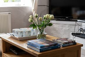 Coastal Retreat on Wales Path With Sea Views
