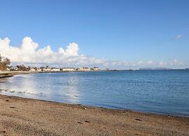 Apartment in Beaumaris With Sea Views