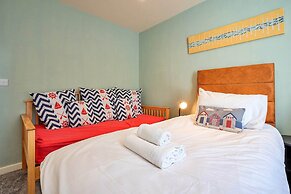 Apartment in Beaumaris With Sea Views