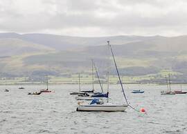Apartment in Beaumaris With Sea Views
