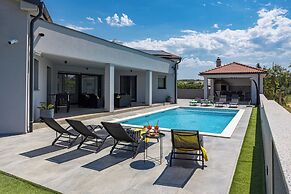 Villa With Private Illuminated Pool