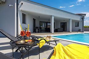 Villa With Private Illuminated Pool