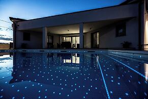 Villa With Private Illuminated Pool