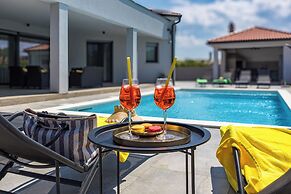 Villa With Private Illuminated Pool