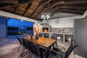 Villa With Private Illuminated Pool