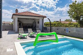 Villa With Private Illuminated Pool