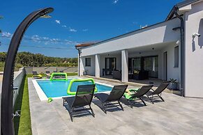 Villa With Private Illuminated Pool