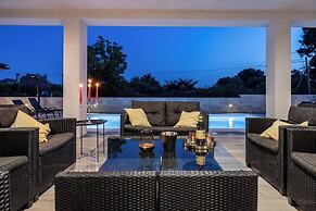 Villa With Private Illuminated Pool