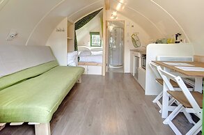 Cabin in Northumberland With Lake Views