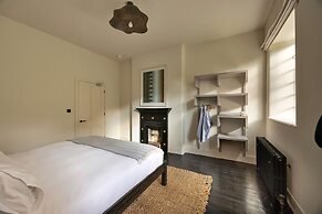 Historic Retreat in Peak District by River Dane